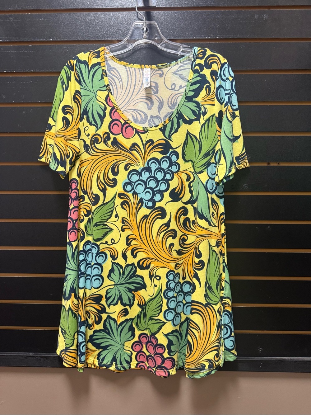 LuLaRoe Perfect T Top Size M Yellow Grape Vine Print Short Sleeve Made in USA